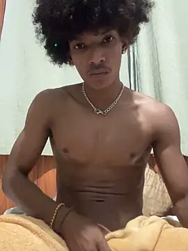 Snapshot of Jronlinejr-05 chatting on October 24, 5:04 am Jronlinejr-05 online show from October 24, 5:04 am