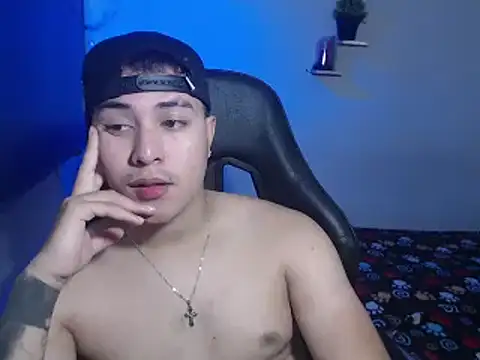 Snapshot of loki32men chatting on October 8, 7:00 pm loki32men online show from October 8, 7:00 pm