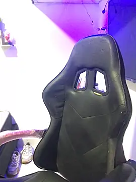 Snapshot of loki32men chatting on October 12, 11:59 pm loki32men online show from October 12, 11:59 pm