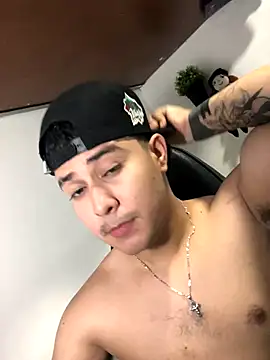 Snapshot of loki32men chatting on November 1, 5:31 am loki32men online show from November 1, 5:31 am