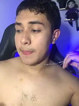 Snapshot of loki32men chatting on November 19, 4:45 am loki32men online show from November 19, 4:45 am