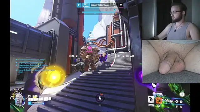 Snapshot of bear8t chatting on November 9, 7:45 pm bear8t online show from November 9, 7:45 pm