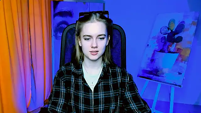 JuneWoods online show from March 25, 7:25 am