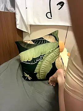 Snapshot of sharony_x chatting on October 30, 8:05 am sharony x online show from October 30, 8:05 am