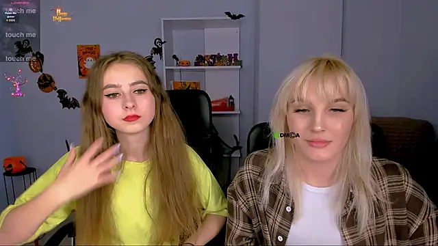 Snapshot of rebecca_smile chatting on October 31, 9:38 pm rebecca smile online show from October 31, 9:38 pm