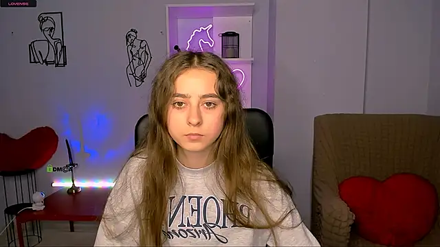 Snapshot of rebecca_smile chatting on November 10, 1:10 pm rebecca smile online show from November 10, 1:10 pm