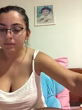 Snapshot of larj021bb chatting on November 21, 2:21 am larj021bb online show from November 21, 2:21 am