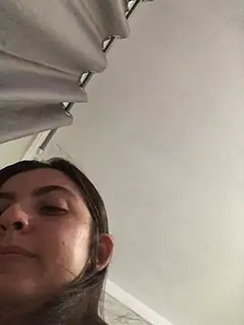 Snapshot of larj021bb chatting on February 2, 12:42 am larj021bb online show from February 2, 12:42 am