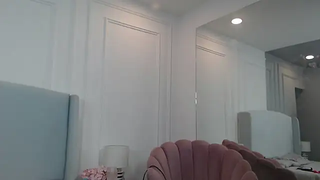 ChantalGarner online show from October 18, 1:01 pm