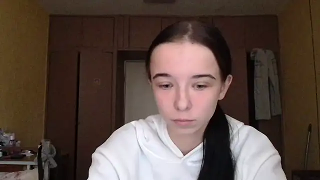 Emilia Light online show from October 21, 7:09 am