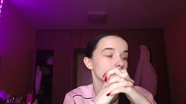 Emilia Light online show from March 3, 7:36 am