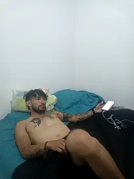 Snapshot of kingbickcockDn chatting on October 20, 1:06 am kingbickcockDn online show from October 20, 1:06 am