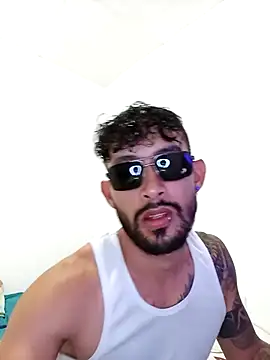 Snapshot of kingbickcockDn chatting on October 22, 3:01 pm kingbickcockDn online show from October 22, 3:01 pm