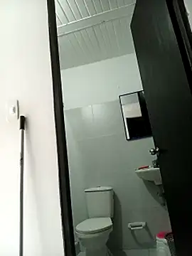 Snapshot of kingbickcockDn chatting on October 28, 3:47 pm kingbickcockDn online show from October 28, 3:47 pm