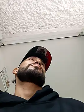 Snapshot of kingbickcockDn chatting on November 14, 1:43 pm kingbickcockDn online show from November 14, 1:43 pm