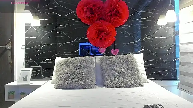 ZOE LE online show from February 23, 11:51 am