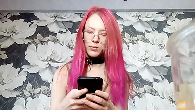 LiaCusson online show from October 7, 1:14 am