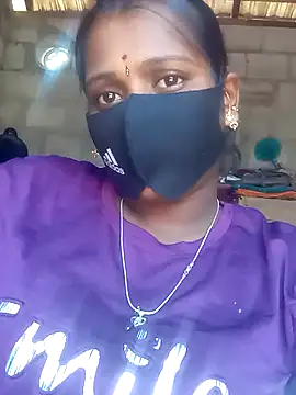 Snapshot of Tamil_Hot_Sandy chatting on November 5, 3:28 am Tamil Hot Sandy online show from November 5, 3:28 am