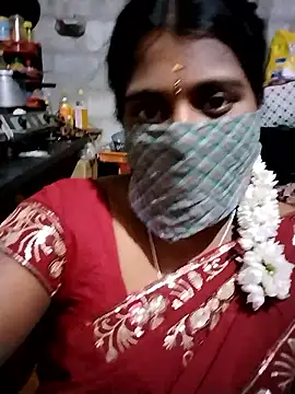 Snapshot of Tamil_Hot_Sandy chatting on January 7, 6:10 pm Tamil Hot Sandy online show from January 7, 6:10 pm