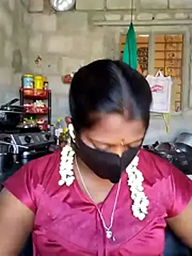 Snapshot of Tamil_Hot_Sandy chatting on February 12, 5:02 am Tamil Hot Sandy online show from February 12, 5:02 am