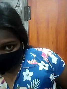 Snapshot of Tamil_Hot_Sandy chatting on February 18, 5:58 am Tamil Hot Sandy online show from February 18, 5:58 am