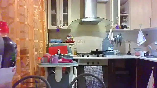 QueenMomyS online show from October 18, 7:47 pm