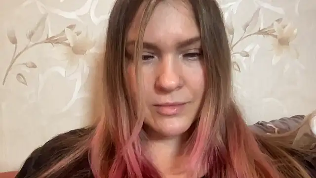 Snapshot of Milysoren chatting on February 24, 5:55 pm Milysoren online show from February 24, 5:55 pm