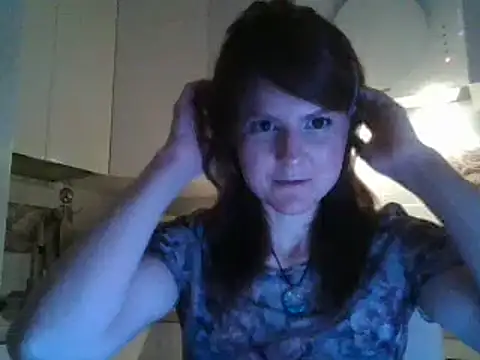 Arivonne online show from February 28, 9:05 pm