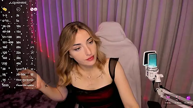 AmyVilvet  online show from February 14, 11:12 pm