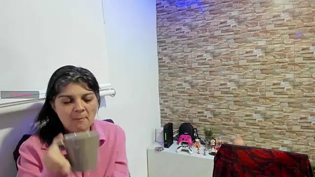 Snapshot of Yin_yang_hot chatting on November 14, 3:05 am Yin yang hot online show from November 14, 3:05 am