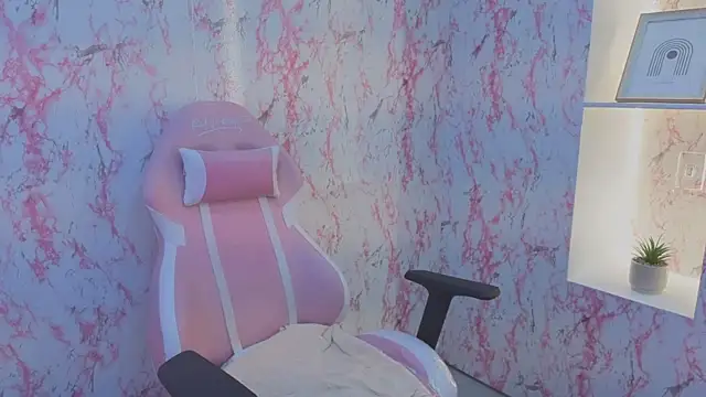 Snapshot of Sharon_Curvy chatting on November 9, 3:38 am Sharon Curvy online show from November 9, 3:38 am