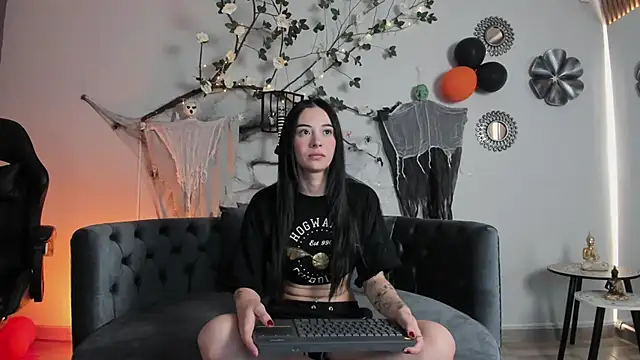 Snapshot of sashathompson2590 chatting on October 13, 12:05 pm sashathompson2590 online show from October 13, 12:05 pm