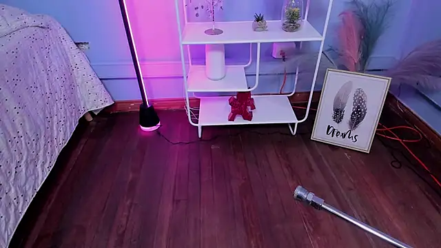 KathiaSaenz  online show from December 3, 4:31 am