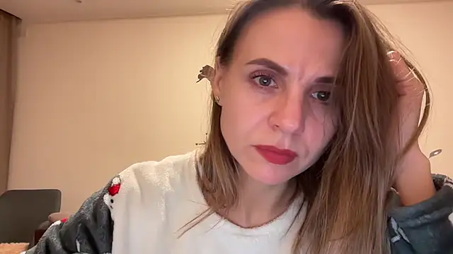 AnnieLove7722 online show from October 14, 8:20 pm