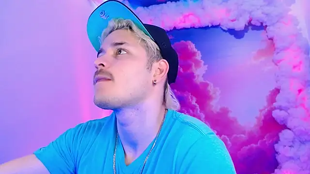 AlexPiersss online show from November 6, 7:04 pm