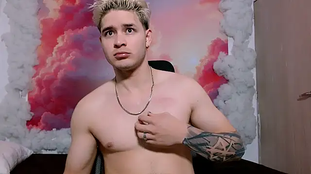 AlexPiersss online show from November 18, 7:07 pm