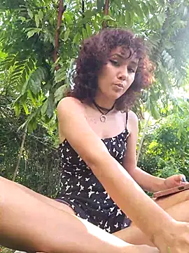 Snapshot of _TOMOE chatting on December 13, 7:53 pm TOMOE online show from December 13, 7:53 pm