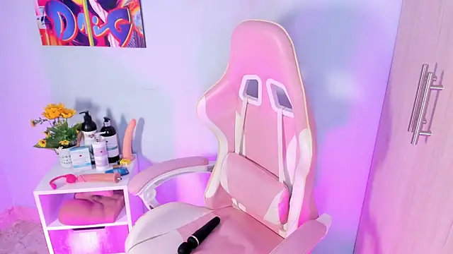 Athenea  fox online show from November 13, 11:20 am