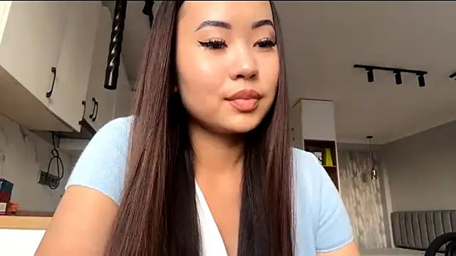 Ur neighbor Kira online show from October 13, 11:10 am