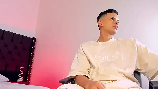 Snapshot of JuanSixx chatting on October 28, 4:16 am JuanSixx online show from October 28, 4:16 am