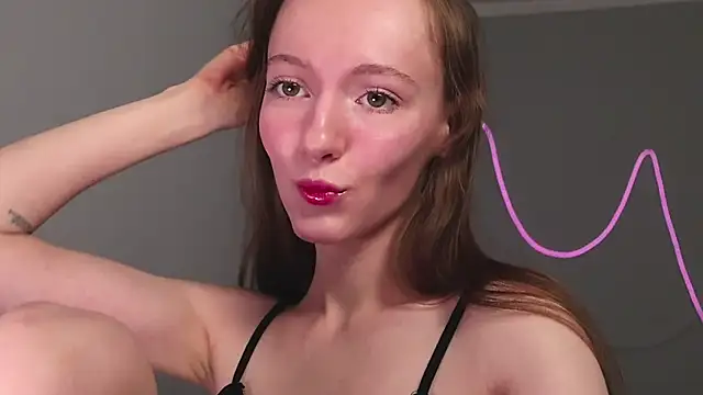 Snapshot of Why_me_stella chatting on October 22, 2:34 am Why me stella online show from October 22, 2:34 am