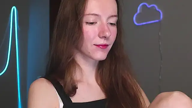 Snapshot of Why_me_stella chatting on November 9, 12:42 am Why me stella online show from November 9, 12:42 am