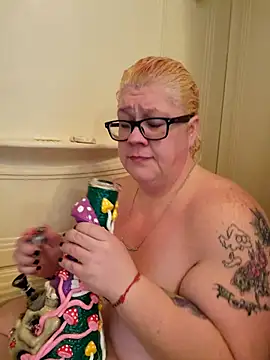 violentviolet68 online show from December 19, 6:48 pm