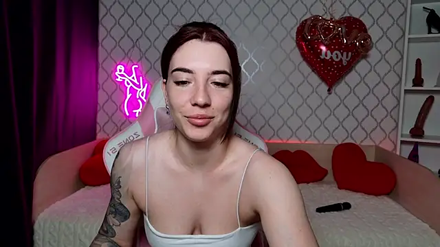 Curious Lily online show from March 13, 11:55 pm