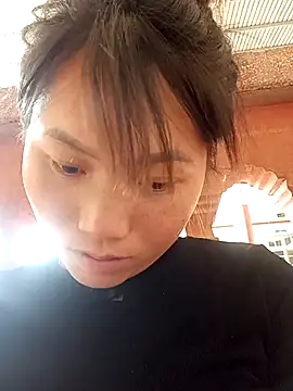 min-xinh online show from April 13, 8:09 am