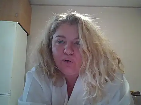 HurricaneCathrine online show from October 6, 1:19 pm