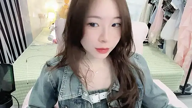 Snapshot of Gardenia-222 chatting on December 14, 1:49 pm Gardenia-222 online show from December 14, 1:49 pm