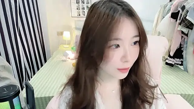 Snapshot of Gardenia-222 chatting on January 6, 3:27 pm Gardenia-222 online show from January 6, 3:27 pm