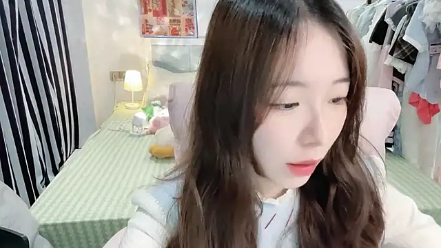 Snapshot of Gardenia-222 chatting on February 3, 1:16 pm Gardenia-222 online show from February 3, 1:16 pm