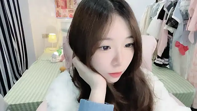 Snapshot of Gardenia-222 chatting on February 5, 7:46 am Gardenia-222 online show from February 5, 7:46 am